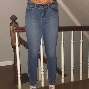 Medium washed jeans